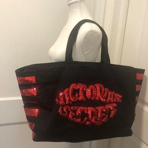 Victoria’s Secret ladies overnight bag gym bag shoulder bag